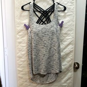 Lululemon Tank Top w built-in bra. Size 6.